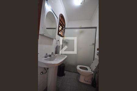 Casa para alugar com 650m², 5 quartos e 8 vagasBanheiro de serviço