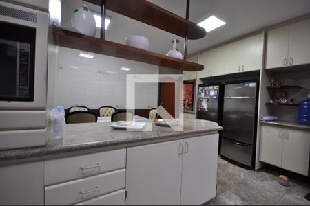 Casa para alugar com 650m², 5 quartos e 8 vagasCozinha