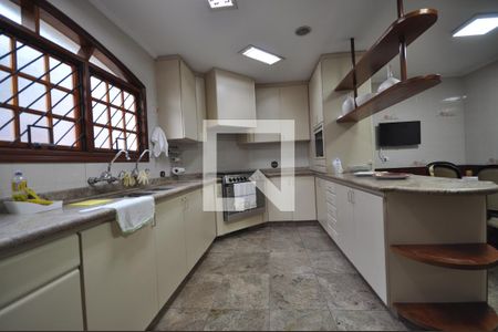 Casa para alugar com 650m², 5 quartos e 8 vagasCozinha