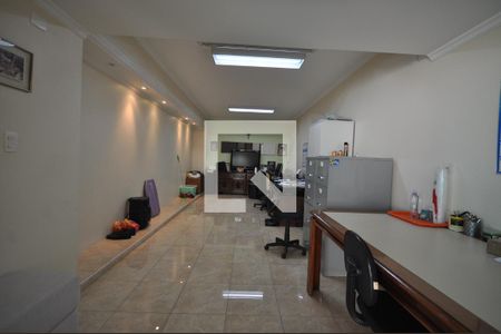 Casa para alugar com 650m², 5 quartos e 8 vagasEscritório