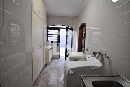 Casa para alugar com 650m², 5 quartos e 8 vagasÁrea de Serviço