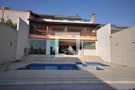 Casa para alugar com 650m², 5 quartos e 8 vagasPiscina