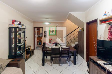 Sala de casa à venda com 3 quartos, 110m² em Jardim Ivone, São Paulo