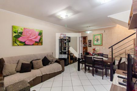 Sala de casa para alugar com 3 quartos, 110m² em Jardim Ivone, São Paulo