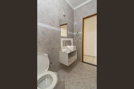 Casa à venda com 200m², 3 quartos e 7 vagas Banheiro Corredor 2