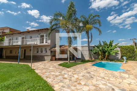 Casa à venda com 200m², 3 quartos e 7 vagasFachada/Quintal 
