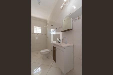 Casa à venda com 200m², 3 quartos e 7 vagasBanheiro Corredor 1