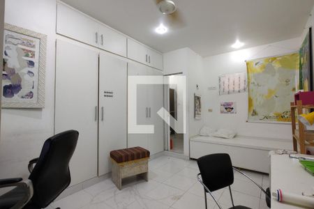 Casa de condomínio à venda com 194m², 5 quartos e 1 vagaQuarto 4 - Suíte