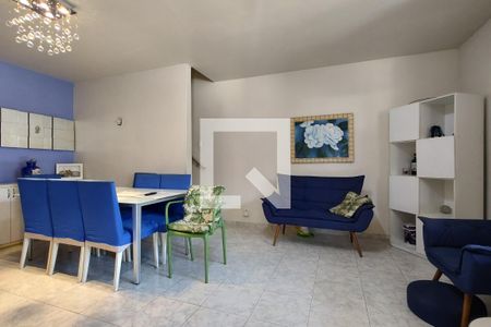 Casa de condomínio à venda com 194m², 5 quartos e 1 vagaSala