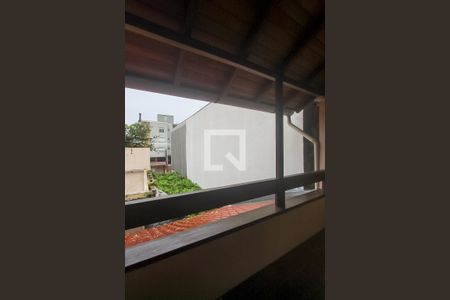 Casa à venda com 204m², 6 quartos e 5 vagas Casa à venda com 204m², 6 quartos e 5 vagasSacada