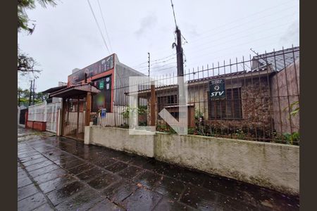 Casa à venda com 204m², 6 quartos e 5 vagas Casa à venda com 204m², 6 quartos e 5 vagasFachada