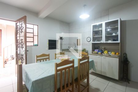 Casa à venda com 204m², 6 quartos e 5 vagas Casa à venda com 204m², 6 quartos e 5 vagasCozinha