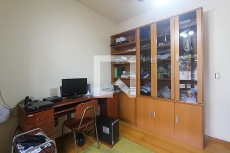 Casa à venda com 204m², 6 quartos e 5 vagas Casa à venda com 204m², 6 quartos e 5 vagasQuarto 2 - Casa 2