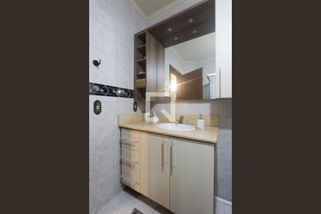 Casa à venda com 204m², 6 quartos e 5 vagas Casa à venda com 204m², 6 quartos e 5 vagasBanheiro suite