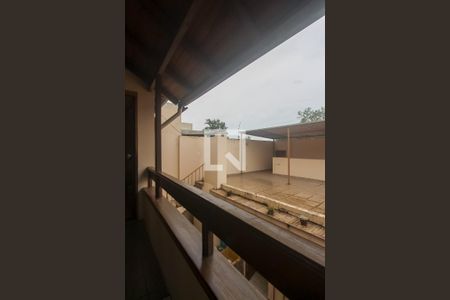 Casa à venda com 204m², 6 quartos e 5 vagas Casa à venda com 204m², 6 quartos e 5 vagasSacada