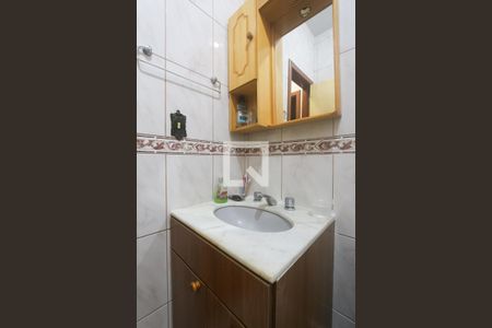 Casa à venda com 204m², 6 quartos e 5 vagas Casa à venda com 204m², 6 quartos e 5 vagasBanheiro social