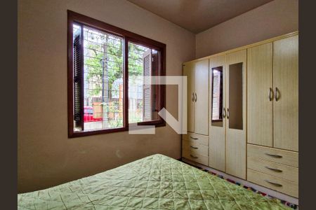 Quarto 1 de casa à venda com 6 quartos, 204m² em Santa Maria Goretti, Porto Alegre