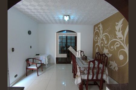 Casa à venda com 280m², 3 quartos e 2 vagasCozinha porta acesso ao comodo extra