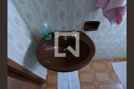 Casa à venda com 280m², 3 quartos e 2 vagasBanheiro 01