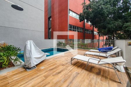 Studio à venda com 28m², 1 quarto e sem vaga Studio à venda com 28m², 1 quarto e sem vagaPiscina