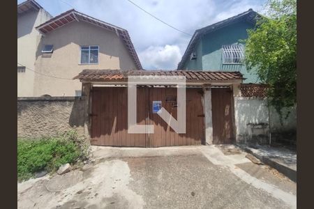 Casa de condomínio para alugar com 97m², 3 quartos e 1 vaga Casa de condomínio para alugar com 97m², 3 quartos e 1 vagaFachada
