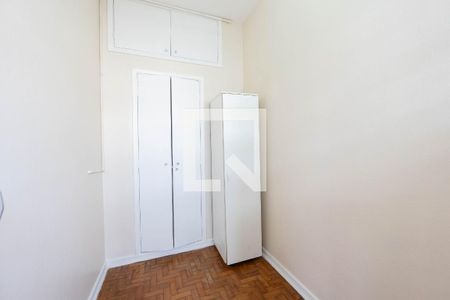 Apartamento à venda com 126m², 3 quartos e 1 vaga Apartamento à venda com 126m², 3 quartos e 1 vagaQuarto de Serviço