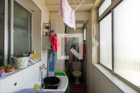 Apartamento à venda com 72m², 3 quartos e 1 vagaÁrea de Serviço