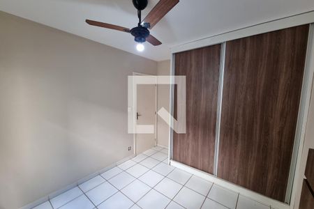 Dormitório 01 de apartamento para alugar com 2 quartos, 50m² em Jardim Florestan Fernandes, Ribeirão Preto