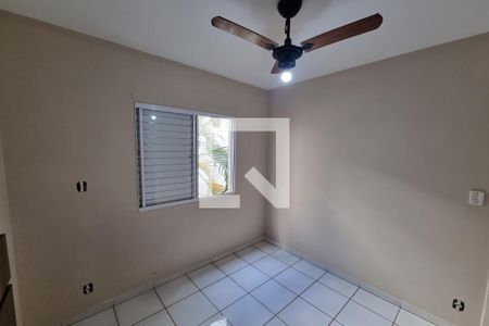 Dormitório 01 de apartamento para alugar com 2 quartos, 50m² em Jardim Florestan Fernandes, Ribeirão Preto