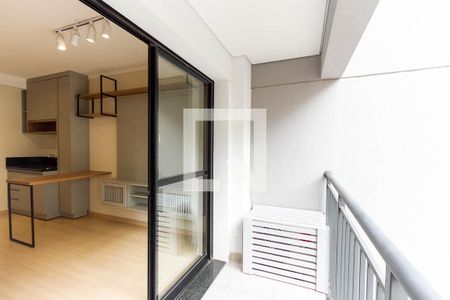 Studio para alugar com 34m², 1 quarto e sem vaga Studio para alugar com 34m², 1 quarto e sem vagaVaranda