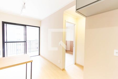 Studio para alugar com 34m², 1 quarto e sem vaga Studio para alugar com 34m², 1 quarto e sem vagaSala