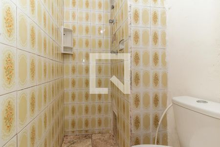 Banheiro de kitnet/studio para alugar com 1 quarto, 40m² em Conjunto Residencial José Bonifácio, São Paulo