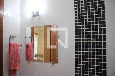 Banheiro 1 de casa à venda com 4 quartos, 218m² em Industrial, Contagem