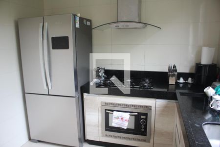 Cozinha de casa à venda com 4 quartos, 218m² em Industrial, Contagem