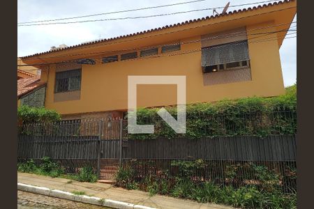 Casa para alugar com 290m², 5 quartos e 2 vagasFachada