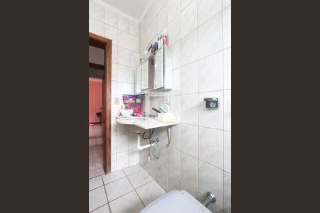 Casa à venda com 390m², 4 quartos e 5 vagas Casa à venda com 390m², 4 quartos e 5 vagasBanheiro social