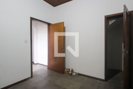 Casa à venda com 390m², 4 quartos e 5 vagas Casa à venda com 390m², 4 quartos e 5 vagasEspaço