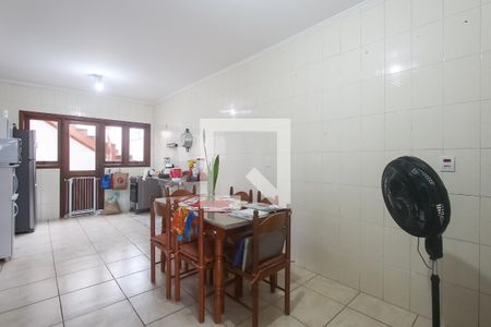 Casa à venda com 390m², 4 quartos e 5 vagas Casa à venda com 390m², 4 quartos e 5 vagasCozinha