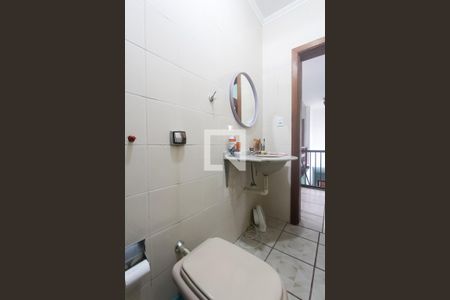 Casa à venda com 390m², 4 quartos e 5 vagas Casa à venda com 390m², 4 quartos e 5 vagasBanheiro social