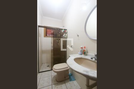 Casa à venda com 390m², 4 quartos e 5 vagas Casa à venda com 390m², 4 quartos e 5 vagasBanheiro social