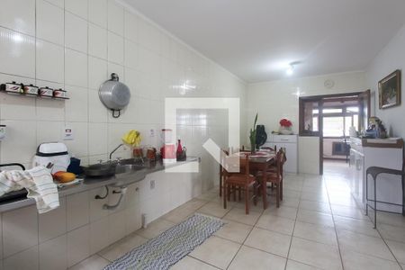 Casa à venda com 390m², 4 quartos e 5 vagas Casa à venda com 390m², 4 quartos e 5 vagasCozinha