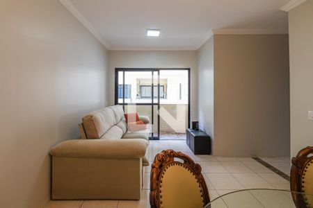 Sala de apartamento para alugar com 3 quartos, 70m² em Jardim Tupanci, Barueri