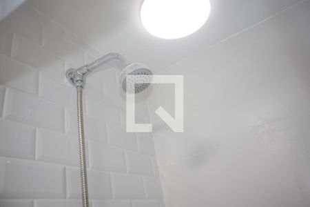 Banheiro de kitnet/studio para alugar com 0 quarto, 26m² em Tucuruvi, São Paulo