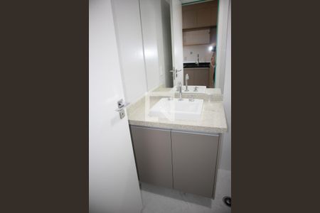 Banheiro de kitnet/studio para alugar com 0 quarto, 26m² em Tucuruvi, São Paulo
