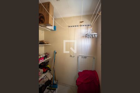 Apartamento à venda com 57m², 3 quartos e 1 vaga Apartamento à venda com 57m², 3 quartos e 1 vagaQuarto de Serviço