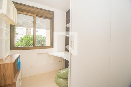 Quarto de apartamento para alugar com 3 quartos, 83m² em Jardim do Salso, Porto Alegre