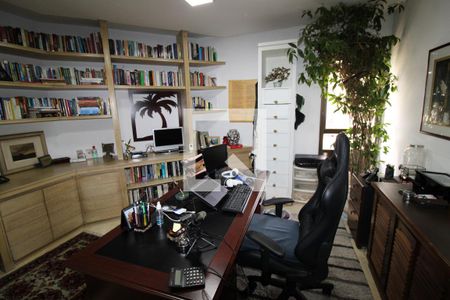 Apartamento à venda com 500m², 4 quartos e 5 vagasEscritório