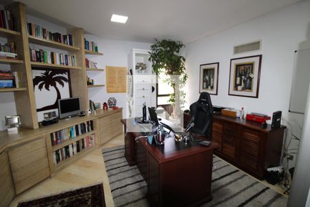 Apartamento à venda com 500m², 4 quartos e 5 vagasEscritório