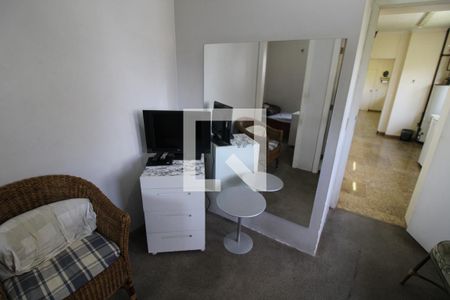 Apartamento à venda com 500m², 4 quartos e 5 vagasDetalhe dos quartos de serviço