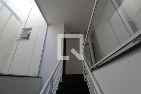 Escada de casa à venda com 3 quartos, 130m² em Freguesia de Jacarepaguá, Rio de Janeiro